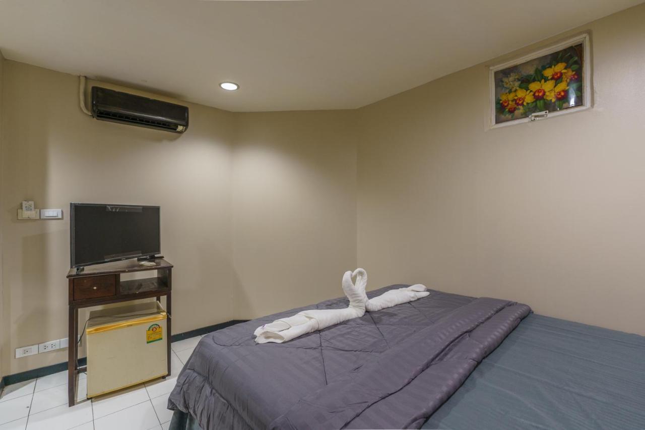 Cheqinn Bed Sukhumvit 4 Nana Plaza Банкок Екстериор снимка