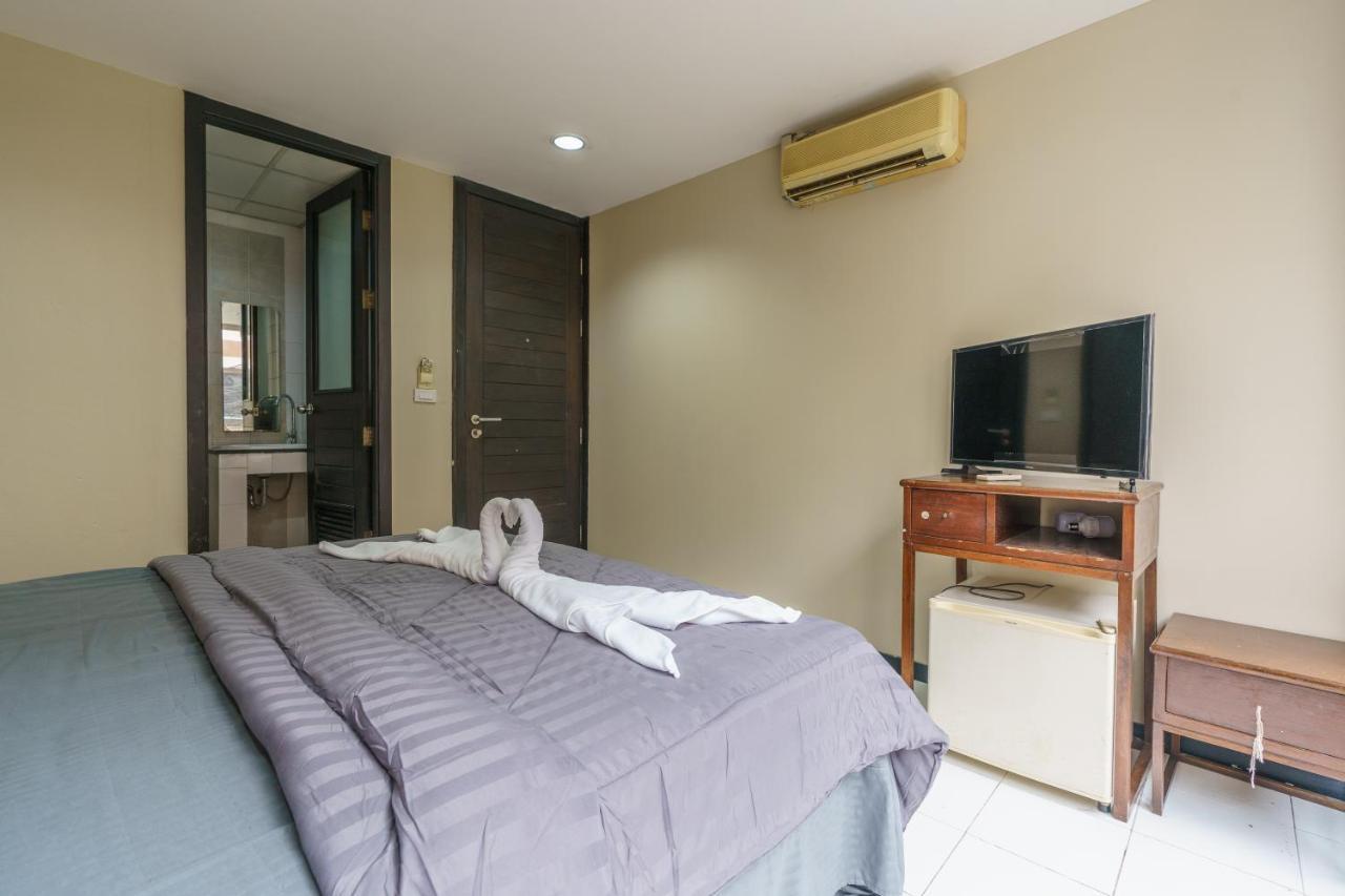 Cheqinn Bed Sukhumvit 4 Nana Plaza Банкок Екстериор снимка