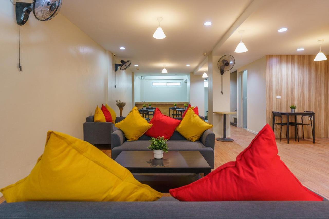 Cheqinn Bed Sukhumvit 4 Nana Plaza Банкок Екстериор снимка