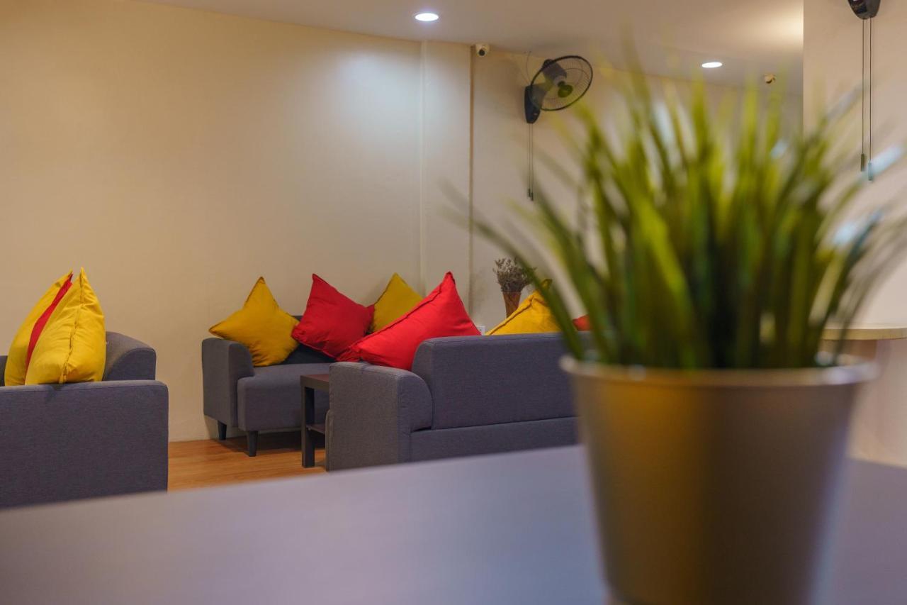 Cheqinn Bed Sukhumvit 4 Nana Plaza Банкок Екстериор снимка