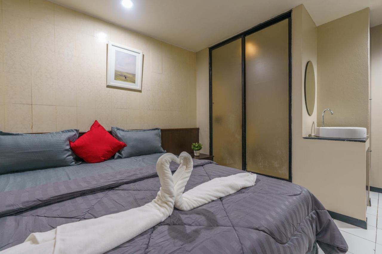 Cheqinn Bed Sukhumvit 4 Nana Plaza Банкок Екстериор снимка